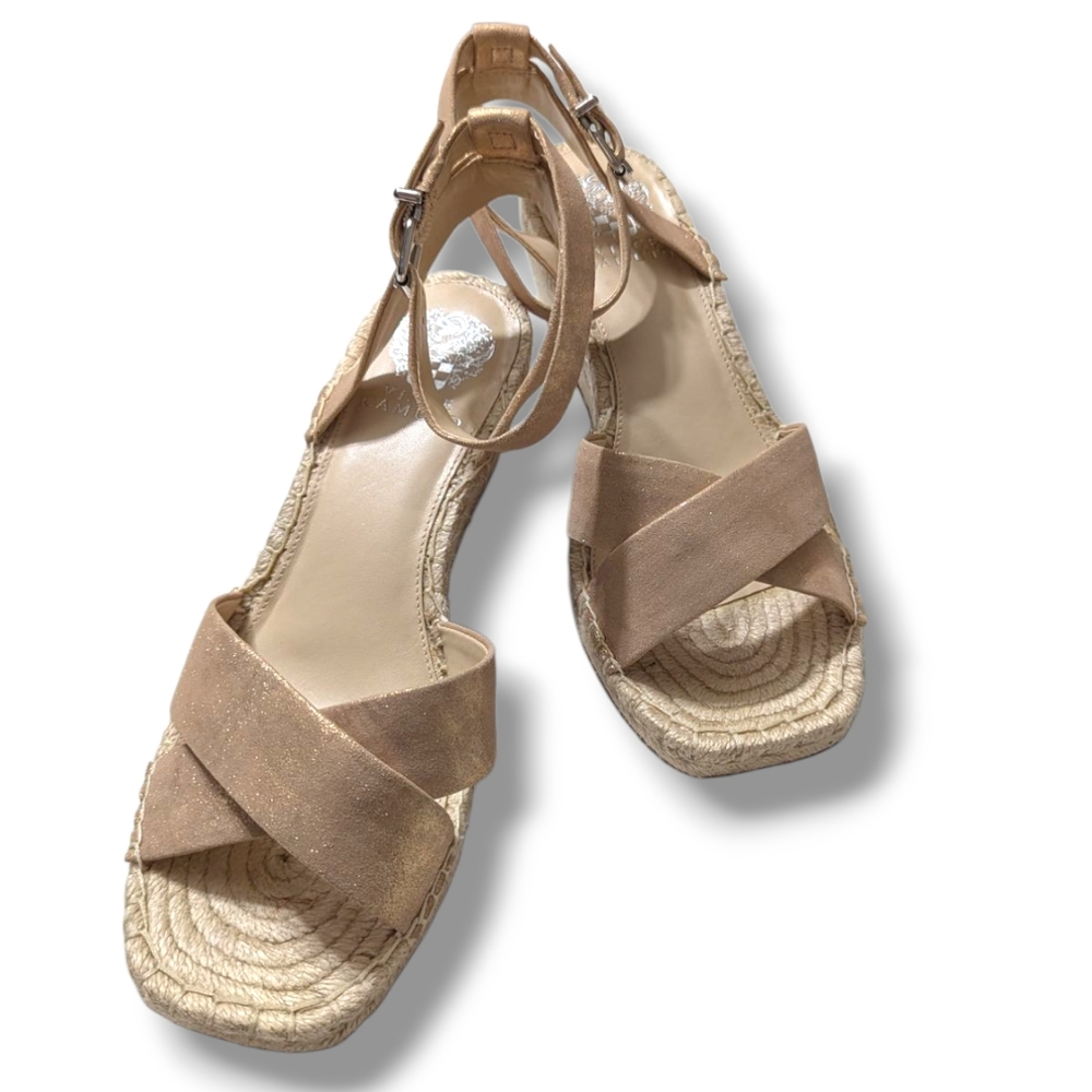 NEW VINCE CAMUTO Bendsen Wedge Sandal IN ROSE GOLD SZ 9.5 - Picture 2 of 14